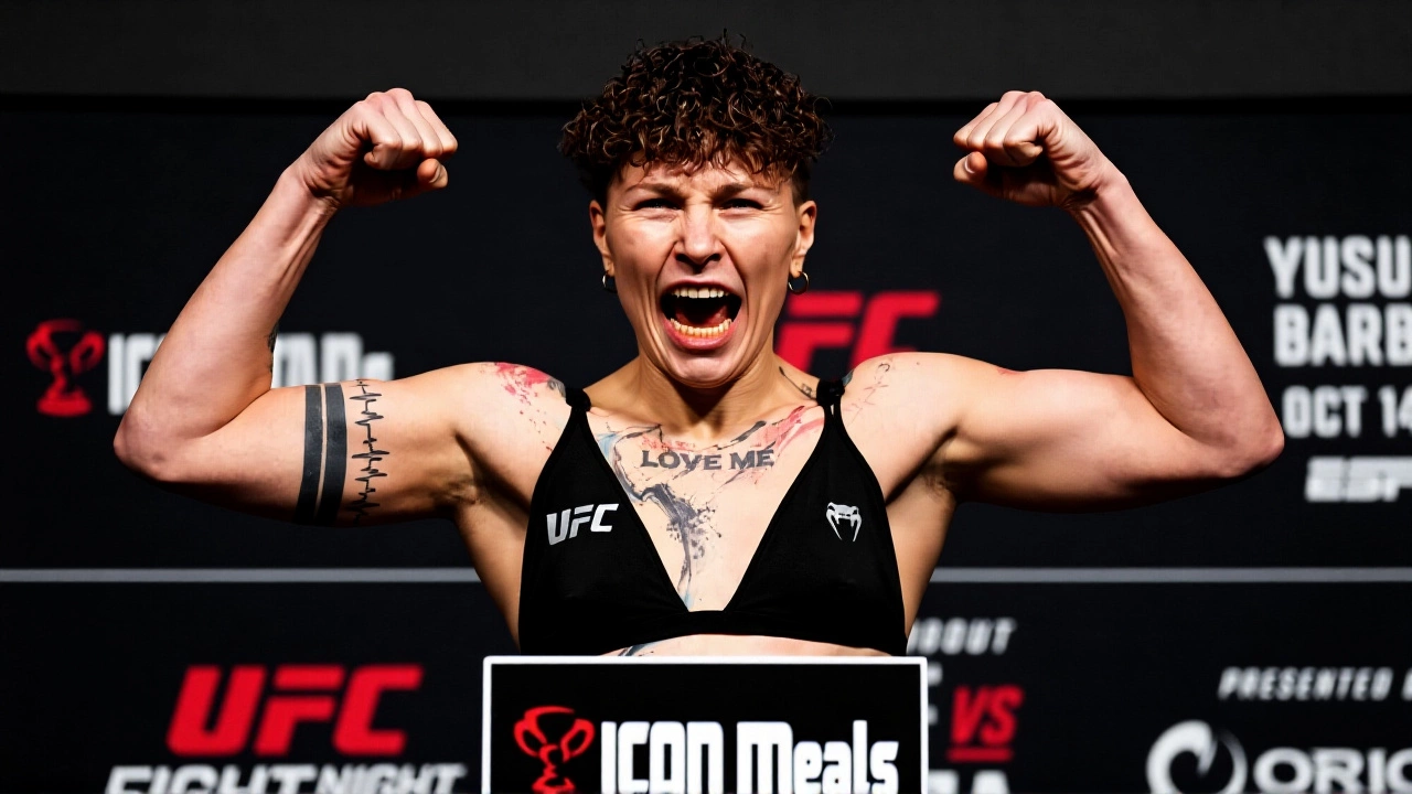 Махачев стал двойным чемпионом UFC, Алексеева назвала бой с Топурией бессмысленным